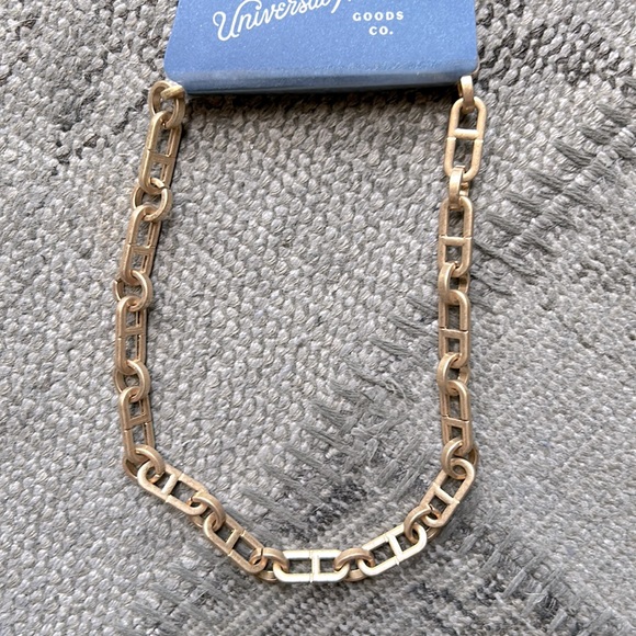 NWT Chain Necklace Universal Thread Matte Gold - Picture 7 of 8